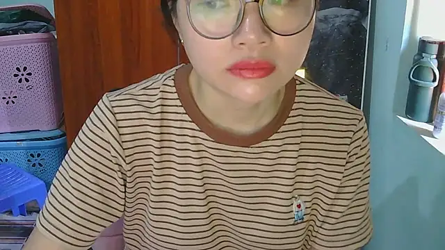 Uhem112 online show from September 21, 2025, 2:06 am