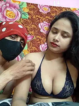 Seducing couple online show from March 17, 2026, 4:59 am