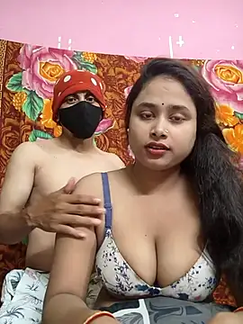 Snapshot of Seducing_couple chatting on July 11, 2026, 5:30 am Seducing couple online show from July 11, 2026, 5:30 am