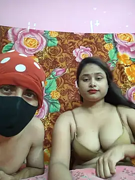 Snapshot of Seducing_couple chatting on August 2, 2026, 5:50 am Seducing couple online show from August 2, 2026, 5:50 am