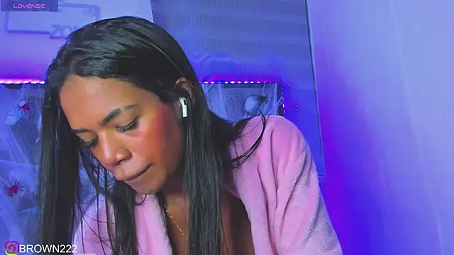  naomibrown  online show from October 10, 2025, 2:01 am