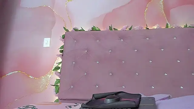 violet taylor  online show from July 14, 2026, 2:16 am