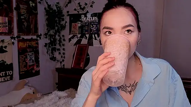 Snapshot of OdetteBiddy chatting on March 4, 2026, 8:05 pm OdetteBiddy online show from March 4, 2026, 8:05 pm