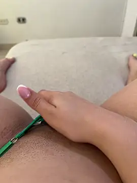 Snapshot of Briana_Hottt chatting on October 24, 2025, 3:22 pm Briana Hottt online show from October 24, 2025, 3:22 pm