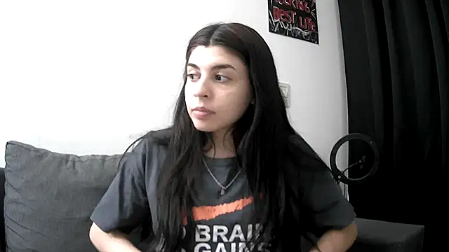 Snapshot of VioletaZein chatting on November 22, 2025, 4:44 am VioletaZein online show from November 22, 2025, 4:44 am