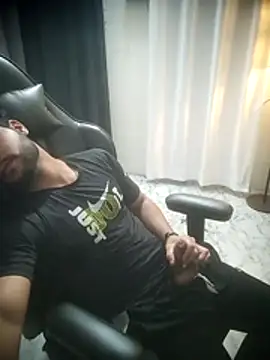 Snapshot of Kartikkartik8595 chatting on March 20, 2026, 10:27 am Kartikkartik8595 online show from March 20, 2026, 10:27 am