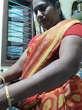 Snapshot of papukurty chatting on July 3, 2026, 3:40 pm papukurty online show from July 3, 2026, 3:40 pm