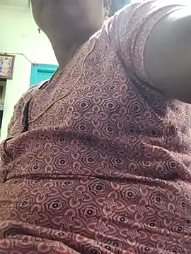 Snapshot of papukurty chatting on June 18, 2026, 7:18 am papukurty online show from June 18, 2026, 7:18 am