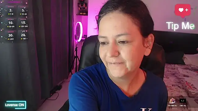 Abbyjoness21 online show from November 6, 2025, 10:19 am