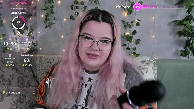 Snapshot of _CandyM1lky_ chatting on June 11, 2026, 6:10 am CandyM1lky online show from June 11, 2026, 6:10 am