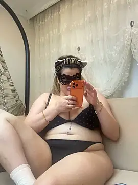 Snapshot of aydabella7777 chatting on February 21, 2026, 11:40 pm aydabella7777 online show from February 21, 2026, 11:40 pm