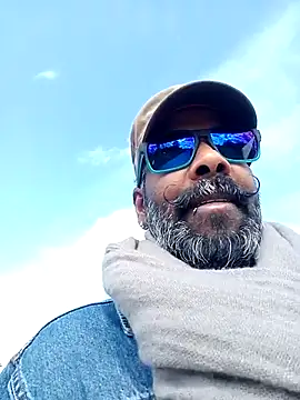 frenchblackc31 online show from March 7, 2026, 11:16 am