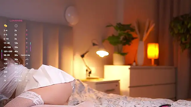 Snapshot of Julia_PR0 chatting on December 4, 2025, 5:06 am Julia PR0 online show from December 4, 2025, 5:06 am