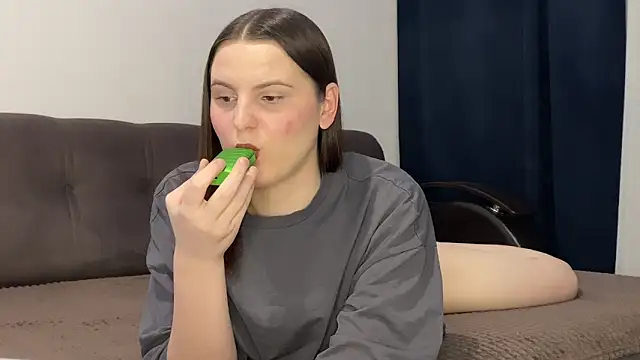 Snapshot of vertul1ana chatting on November 30, 2025, 11:33 am vertul1ana online show from November 30, 2025, 11:33 am