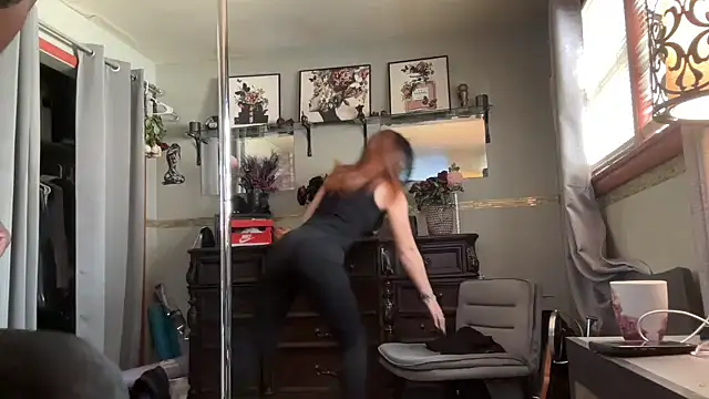 Snapshot of sexyred77713 chatting on March 6, 2026, 7:09 pm sexyred77713 online show from March 6, 2026, 7:09 pm