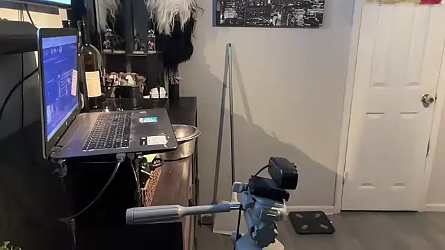 Snapshot of sexyred77713 chatting on March 26, 2026, 2:10 am sexyred77713 online show from March 26, 2026, 2:10 am