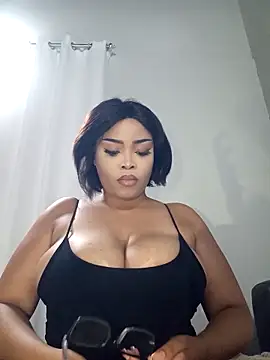 MadamPinky online show from February 3, 2026, 8:03 pm