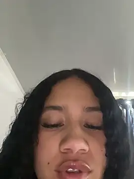 jadee8 online show from June 25, 2026, 6:35 pm