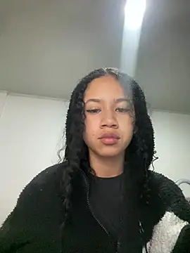 jadee8 online show from March 22, 2026, 2:37 am