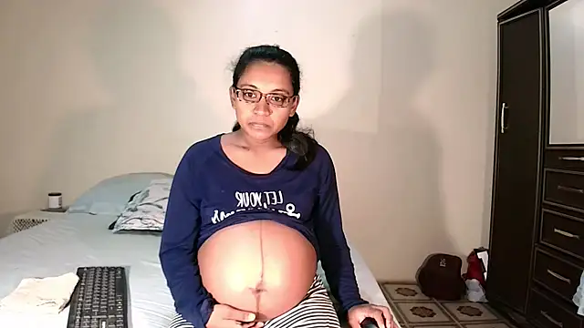 indiansweetflava online show from April 25, 2026, 3:53 am