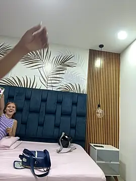 Snapshot of Sweet_vicky_hot chatting on May 8, 2026, 7:06 pm Sweet vicky hot online show from May 8, 2026, 7:06 pm