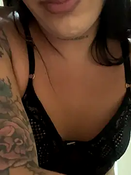 Snapshot of Sweet_vicky_hot chatting on October 31, 2025, 5:09 pm Sweet vicky hot online show from October 31, 2025, 5:09 pm