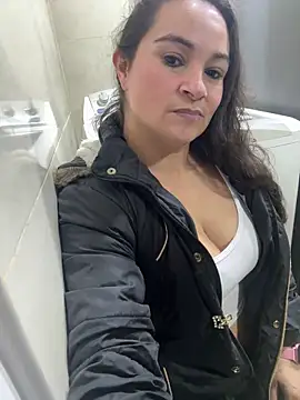 Snapshot of StefiAlizon70 chatting on February 27, 2026, 12:33 am StefiAlizon70 online show from February 27, 2026, 12:33 am