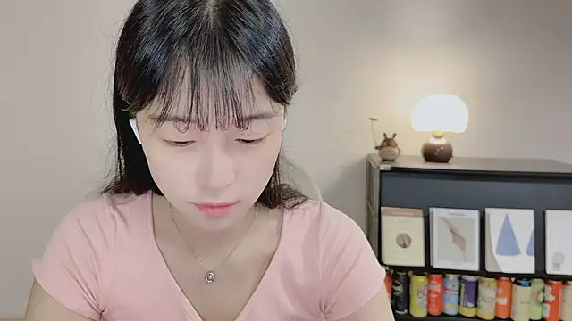 Snapshot of Onechestnut chatting on May 19, 2026, 3:57 am Onechestnut online show from May 19, 2026, 3:57 am
