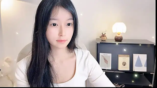 Onechestnut online show from November 6, 2025, 12:31 pm