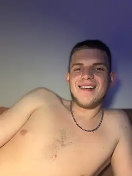 Snapshot of macho1347 chatting on October 10, 2025, 8:42 pm macho1347 online show from October 10, 2025, 8:42 pm