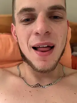 Snapshot of macho1347 chatting on October 10, 2025, 8:37 am macho1347 online show from October 10, 2025, 8:37 am