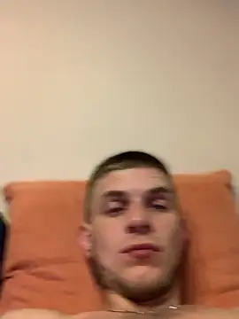 Snapshot of macho1347 chatting on October 25, 2025, 7:58 pm macho1347 online show from October 25, 2025, 7:58 pm