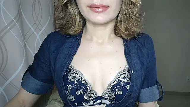 Snapshot of miss__Sophie chatting on November 28, 2025, 10:04 am miss Sophie online show from November 28, 2025, 10:04 am