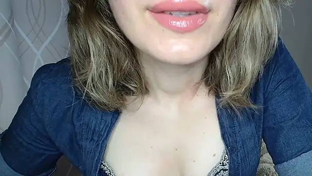 Snapshot of miss__Sophie chatting on July 4, 2026, 6:20 am miss Sophie online show from July 4, 2026, 6:20 am