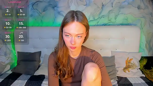 LolaMeddisson online show from October 9, 2025, 10:10 pm