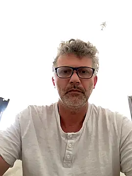 Snapshot of max219 chatting on April 20, 2026, 3:57 pm max219 online show from April 20, 2026, 3:57 pm