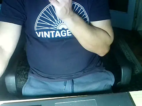 Snapshot of zee06 chatting on October 23, 2025, 3:32 pm zee06 online show from October 23, 2025, 3:32 pm