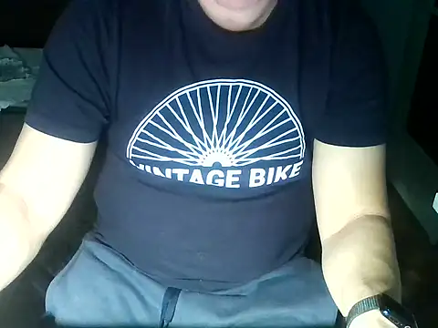 Snapshot of zee06 chatting on October 21, 2025, 6:51 pm zee06 online show from October 21, 2025, 6:51 pm