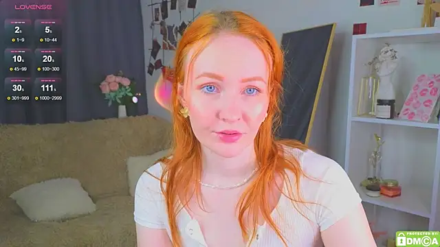 JoyceJones online show from October 23, 2025, 7:34 pm