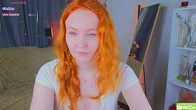 Snapshot of JoyceJones chatting on July 7, 2026, 7:17 pm JoyceJones online show from July 7, 2026, 7:17 pm