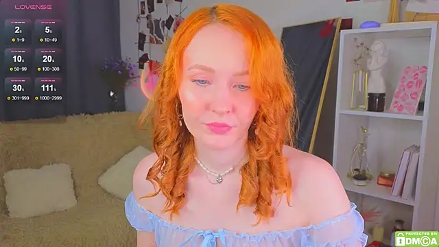 JoyceJones online show from September 30, 2025, 7:09 pm