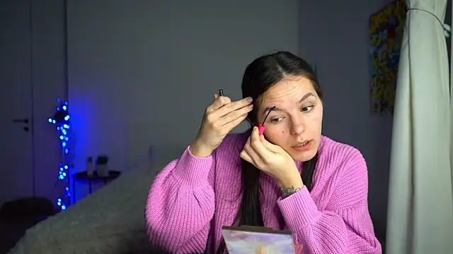 Snapshot of EwelynScott chatting on December 2, 2025, 11:17 pm EwelynScott online show from December 2, 2025, 11:17 pm