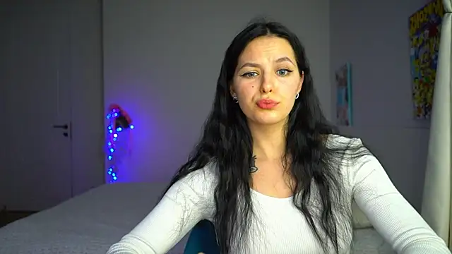 Snapshot of EwelynScott chatting on December 15, 2025, 1:39 pm EwelynScott online show from December 15, 2025, 1:39 pm