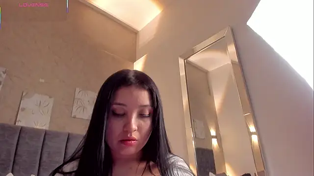 Snapshot of Lunaa_bellaa chatting on October 22, 2025, 7:35 pm Lunaa bellaa online show from October 22, 2025, 7:35 pm