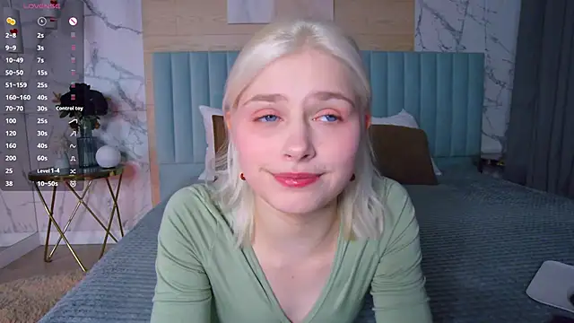 Snapshot of SandyShayes chatting on March 13, 2026, 5:45 am SandyShayes online show from March 13, 2026, 5:45 am