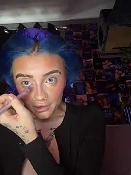 Snapshot of Bluetingx chatting on September 17, 2025, 1:35 pm Bluetingx online show from September 17, 2025, 1:35 pm