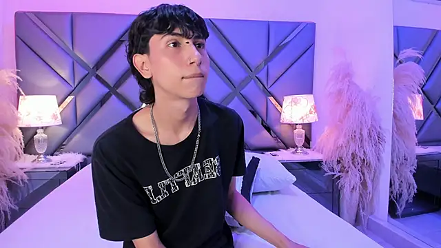 Snapshot of Milan_LewisS chatting on February 23, 2026, 11:22 am Milan LewisS online show from February 23, 2026, 11:22 am