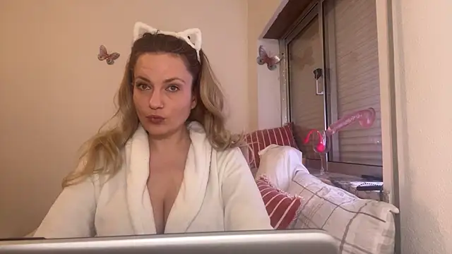 Snapshot of UnderWunder chatting on February 23, 2026, 10:21 pm UnderWunder online show from February 23, 2026, 10:21 pm