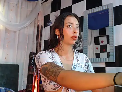 kendraof online show from November 7, 2025, 6:12 pm