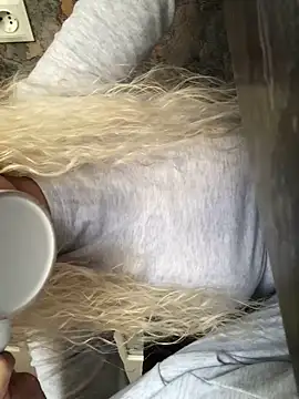 Snapshot of AlevNaz chatting on November 2, 2025, 5:56 am AlevNaz online show from November 2, 2025, 5:56 am